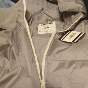 NWT! Adult Small Light Gray Quilted Jacket
